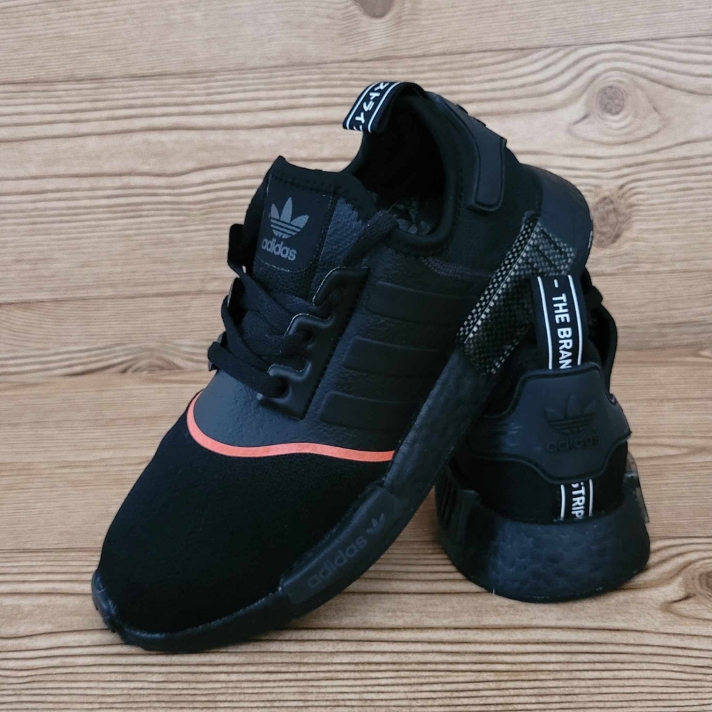 Adidas NMD R1 Sneakers